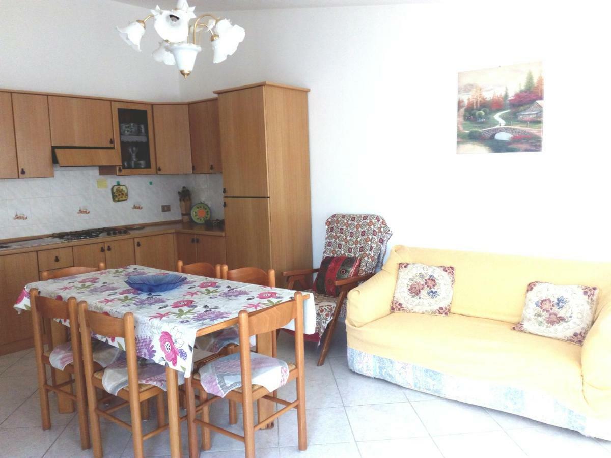 Santu Luisu Iun P2230 Apartman Galtellì Kültér fotó