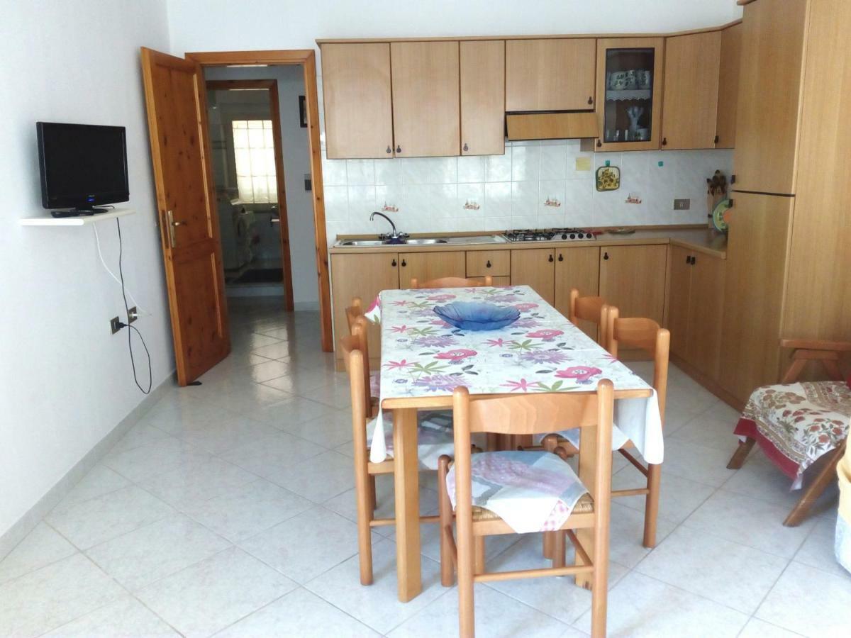 Santu Luisu Iun P2230 Apartman Galtellì Kültér fotó