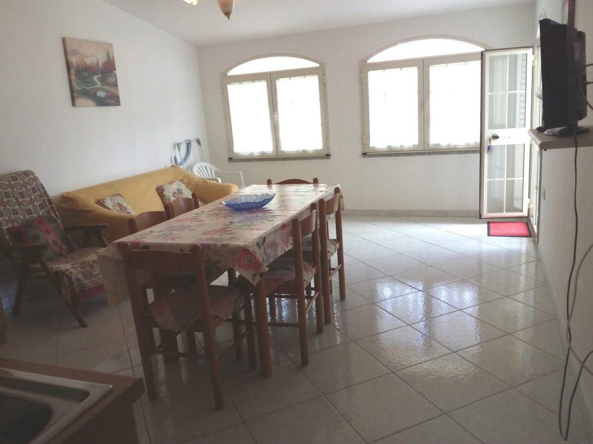 Santu Luisu Iun P2230 Apartman Galtellì Kültér fotó